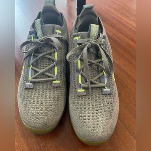 Nike Air VaporMax Flyknit size 7 Sneakers